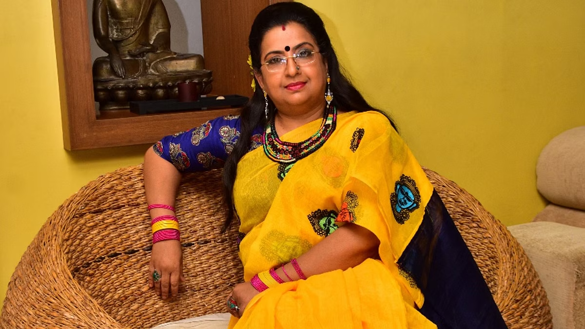 How many husbands Actress Ambika